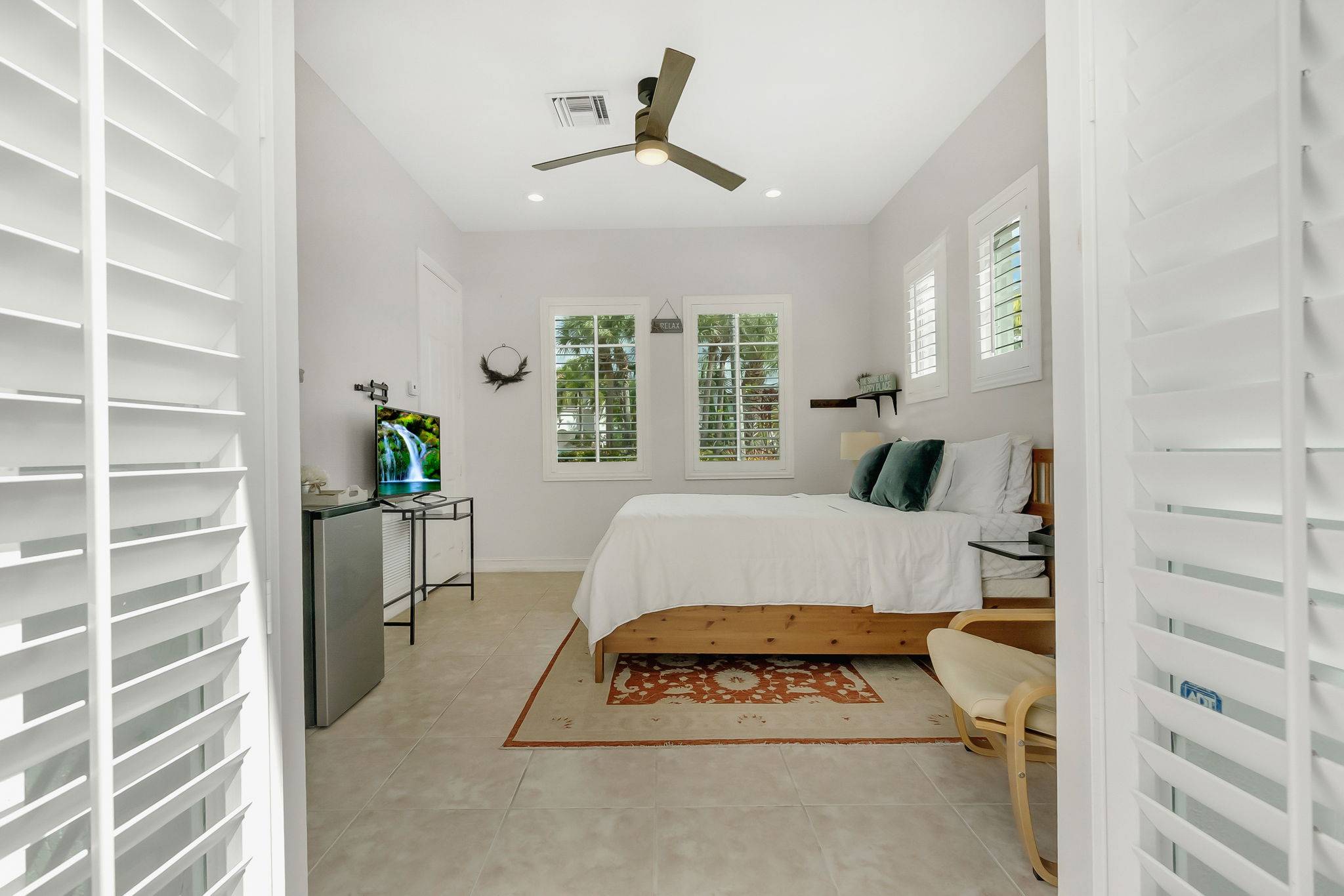 12-web-or-mls-DSC01339dsc01339 Luxury Parkland Living with Pool & Guest House in Parkland