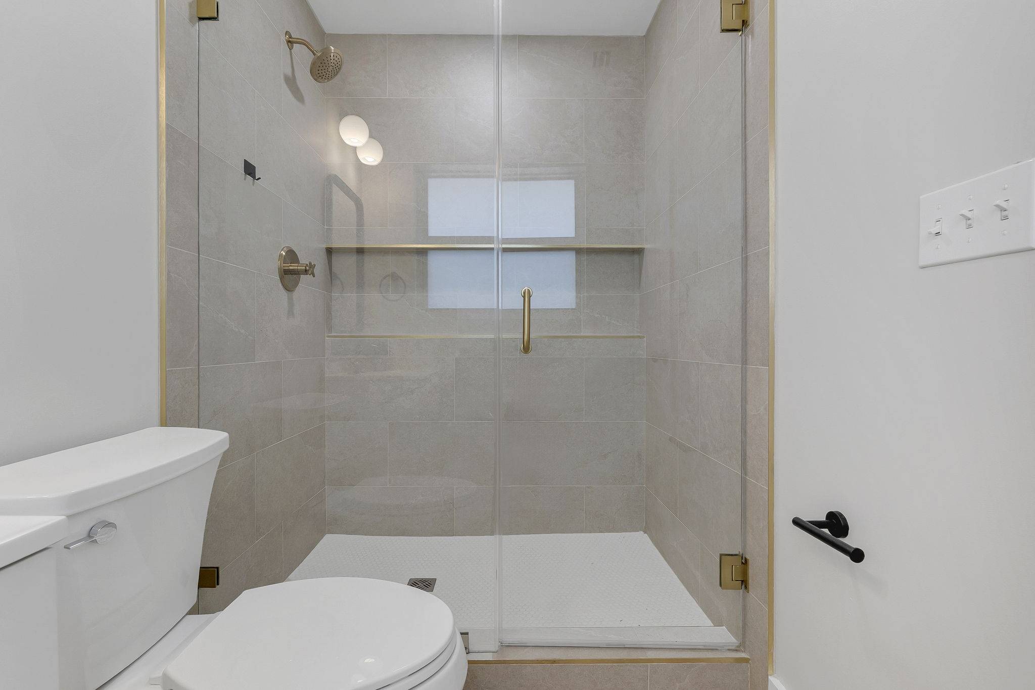 14-web-or-mls-DSC00965dsc00965 Move-In Ready Home in Fort Lauderdale