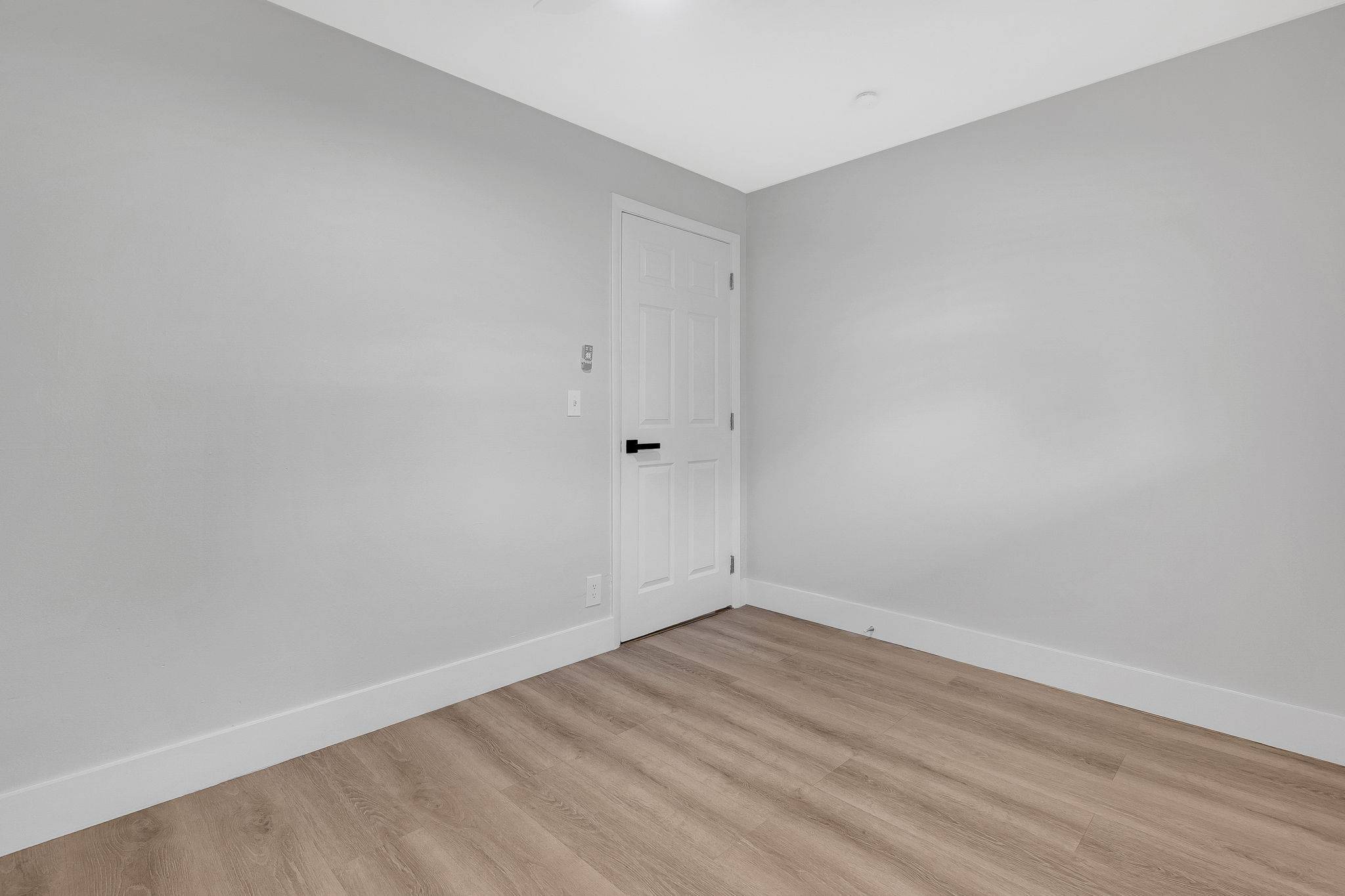18-web-or-mls-DSC00974dsc00974 Move-In Ready Home in Fort Lauderdale