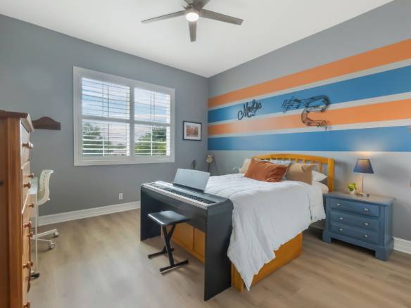 Luxury Parkland Living with Pool & Guest House in Parkland