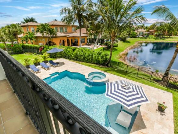 Luxury Parkland Living with Pool & Guest House in Parkland