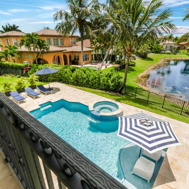 Luxury Parkland Living with Pool & Guest House in Parkland