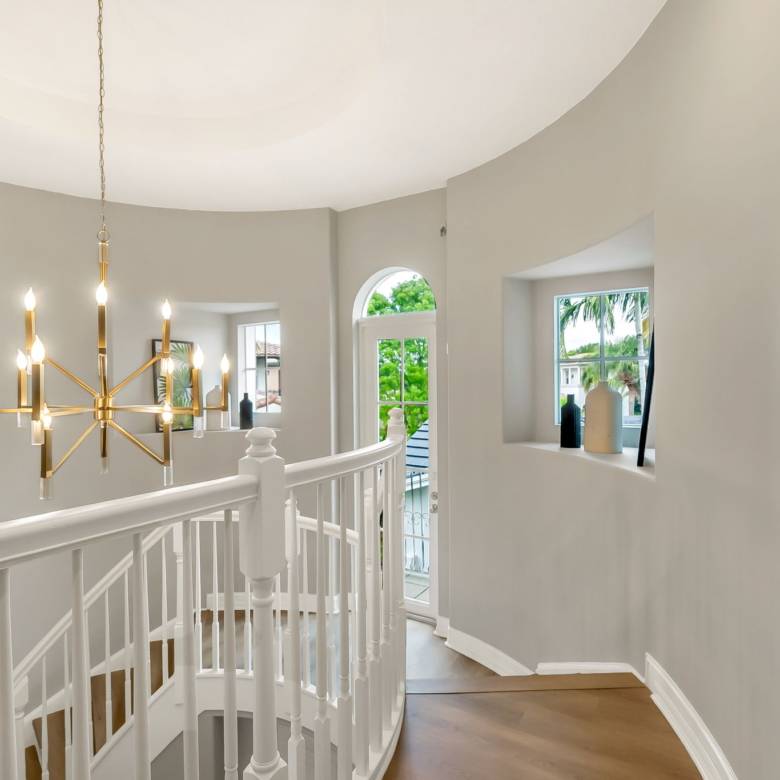 Luxury Parkland Living with Pool & Guest House in Parkland