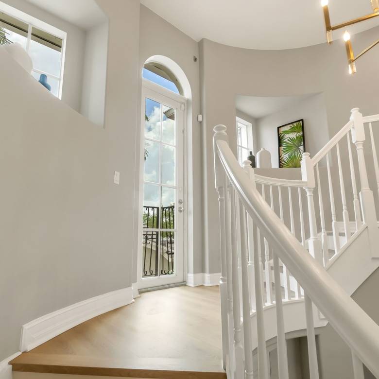 Luxury Parkland Living with Pool & Guest House in Parkland