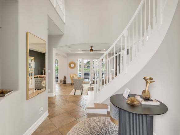 Luxury Parkland Living with Pool & Guest House in Parkland