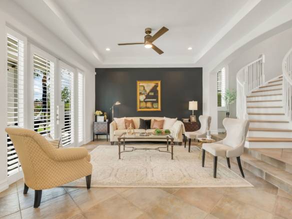 Luxury Parkland Living with Pool & Guest House in Parkland