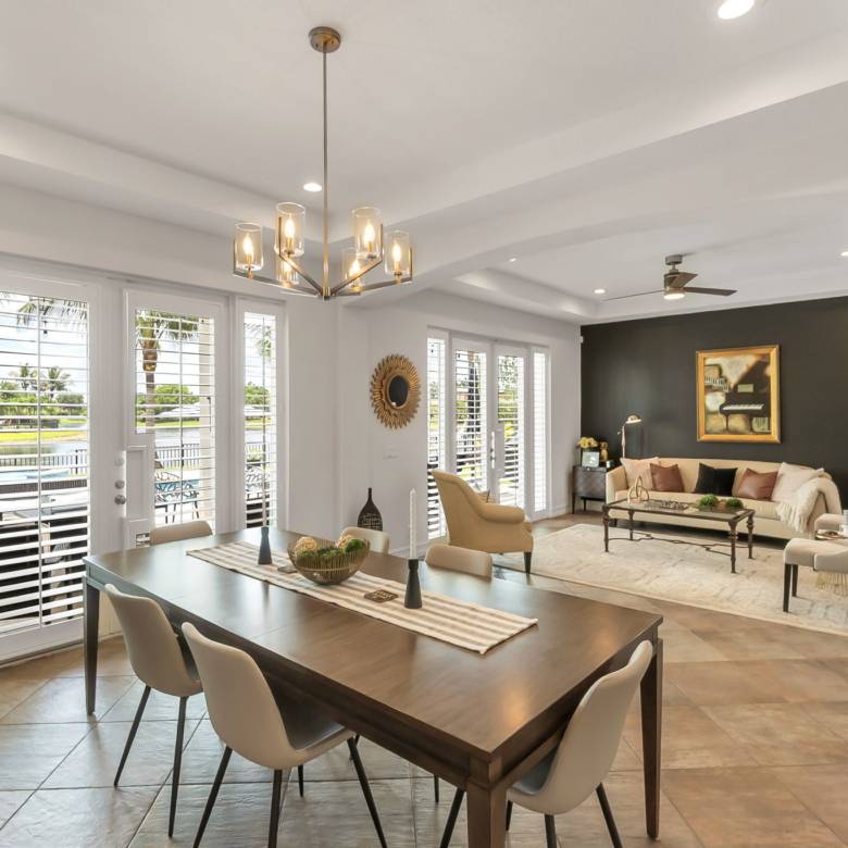 Luxury Parkland Living with Pool & Guest House in Parkland
