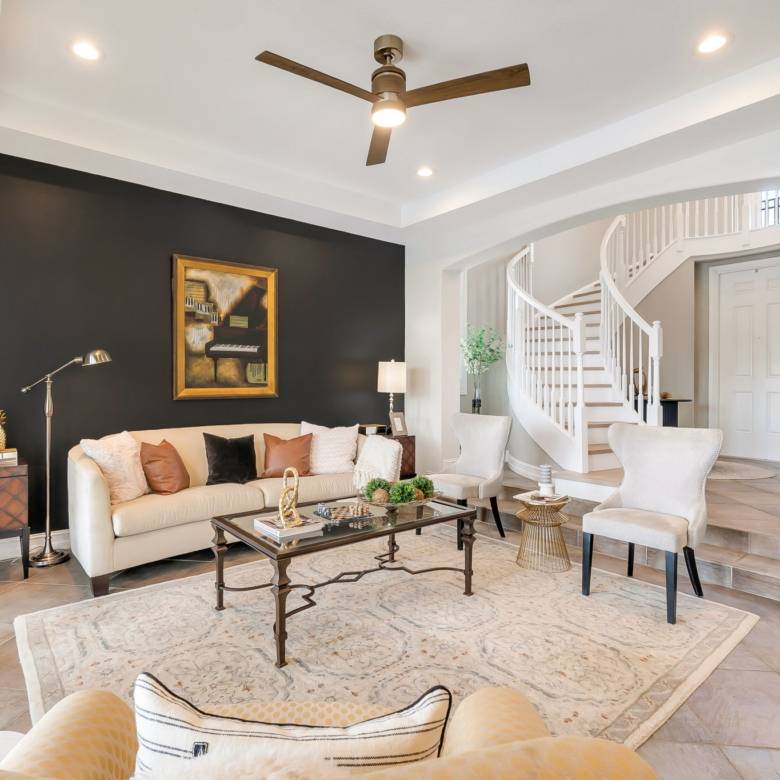 Luxury Parkland Living with Pool & Guest House in Parkland