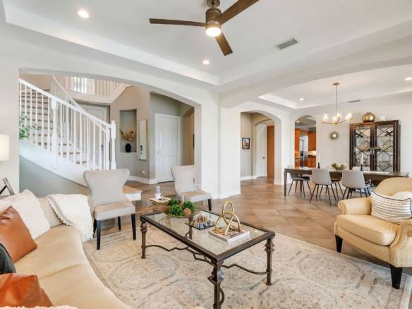 Luxury Parkland Living with Pool & Guest House in Parkland