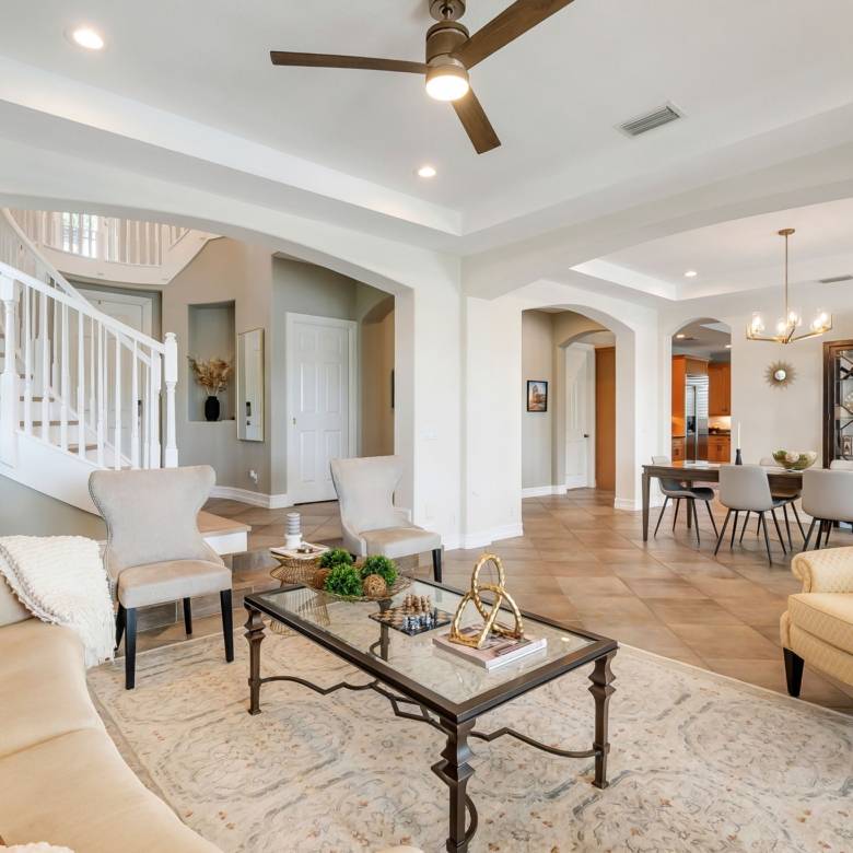Luxury Parkland Living with Pool & Guest House in Parkland