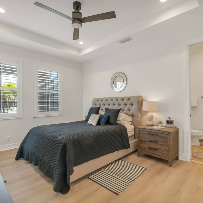 Luxury Parkland Living with Pool & Guest House in Parkland