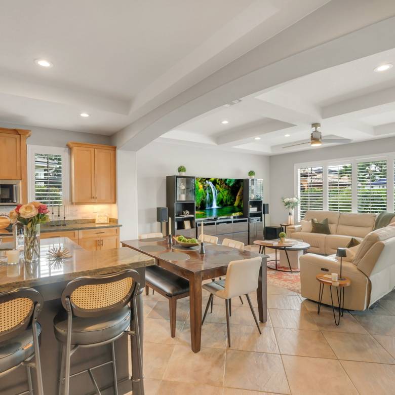 Luxury Parkland Living with Pool & Guest House in Parkland
