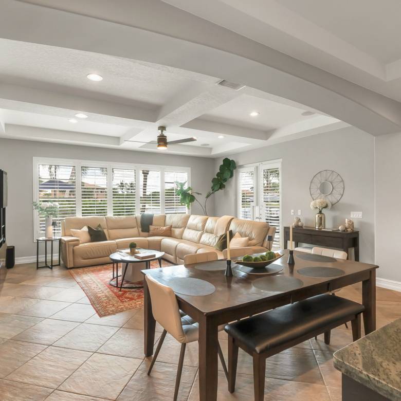 Luxury Parkland Living with Pool & Guest House in Parkland