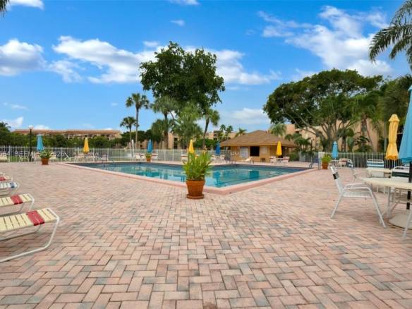 Fully Equipped & Furnished Condo in Delray Beach