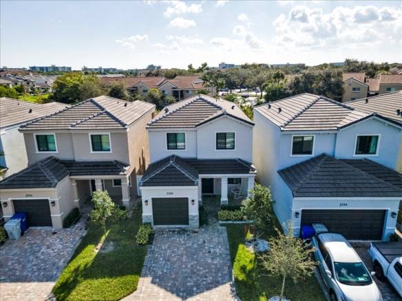 Spacious Living in Pompano Beach