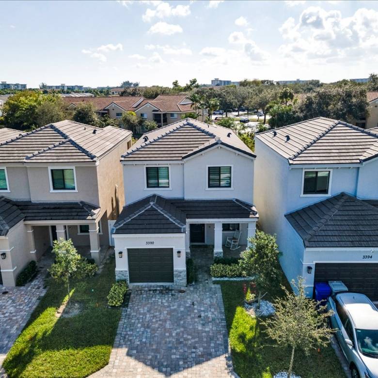 Spacious Living in Pompano Beach