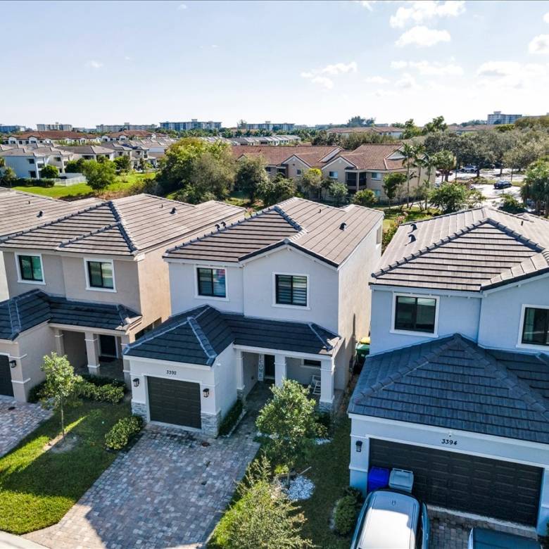 Spacious Living in Pompano Beach