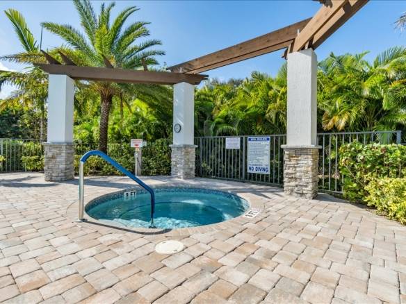 Spacious Living in Pompano Beach