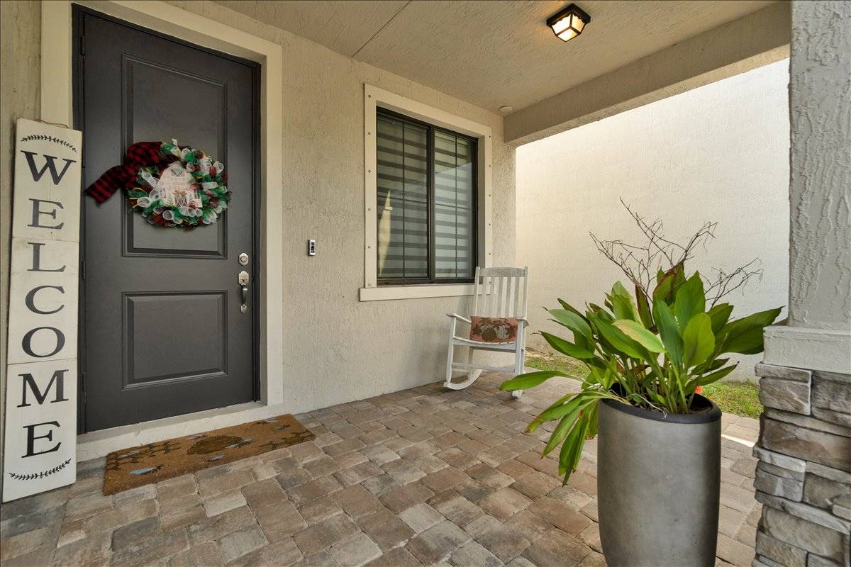 10-DSC08104 Spacious Living in Pompano Beach