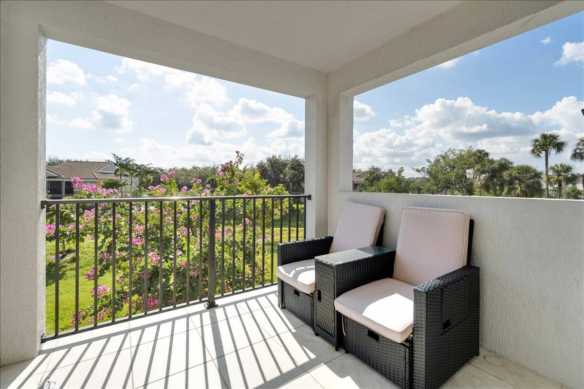 12-DSC08094 Spacious Living in Pompano Beach