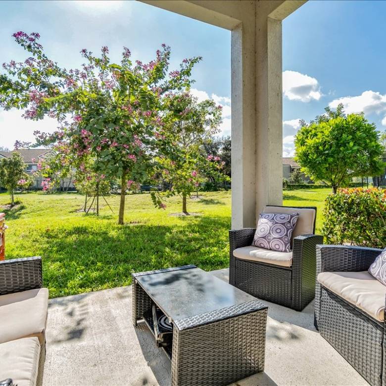 Spacious Living in Pompano Beach