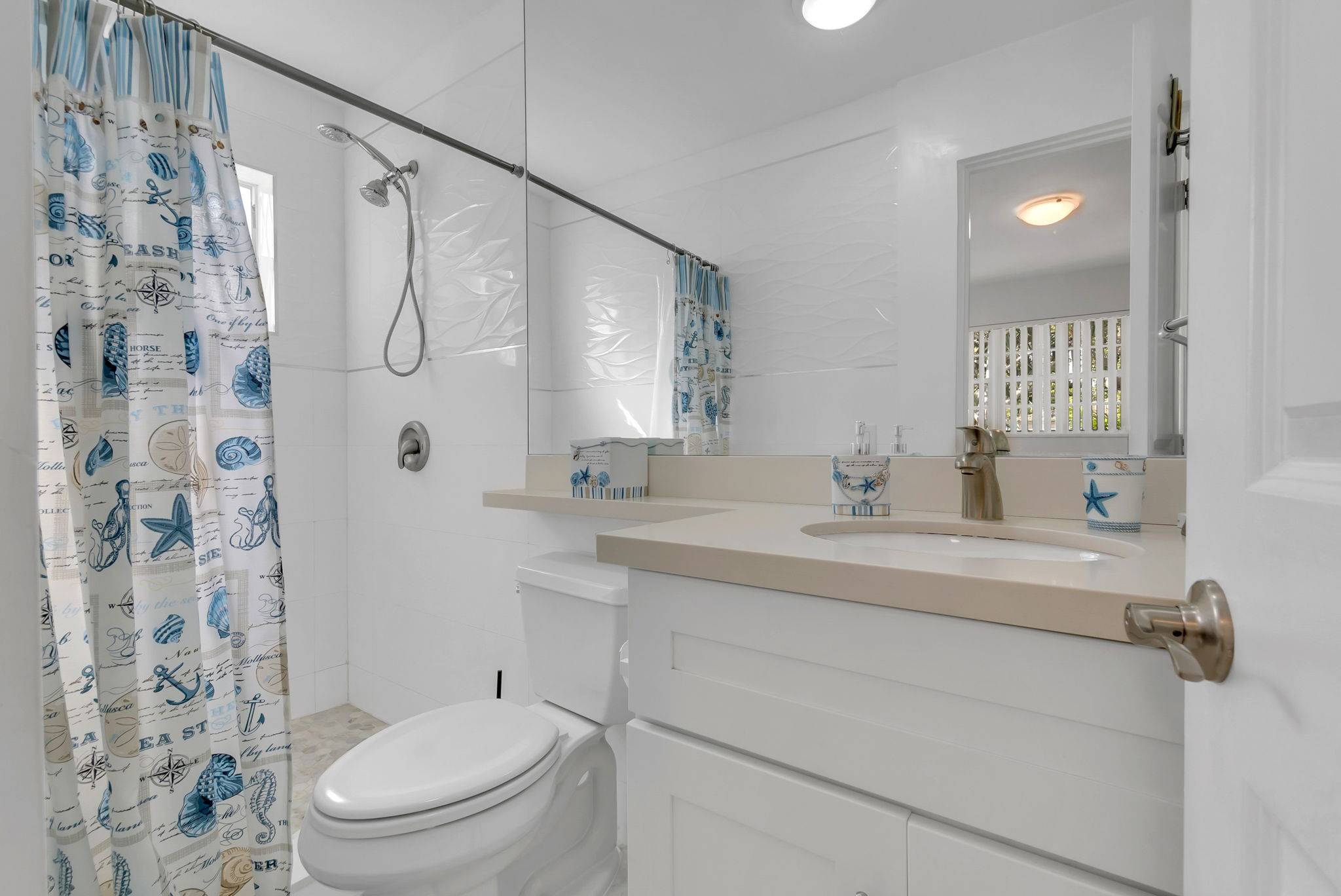 22-web-or-mls-DSC03243 Flexible Living & Income Potential in Hollywood