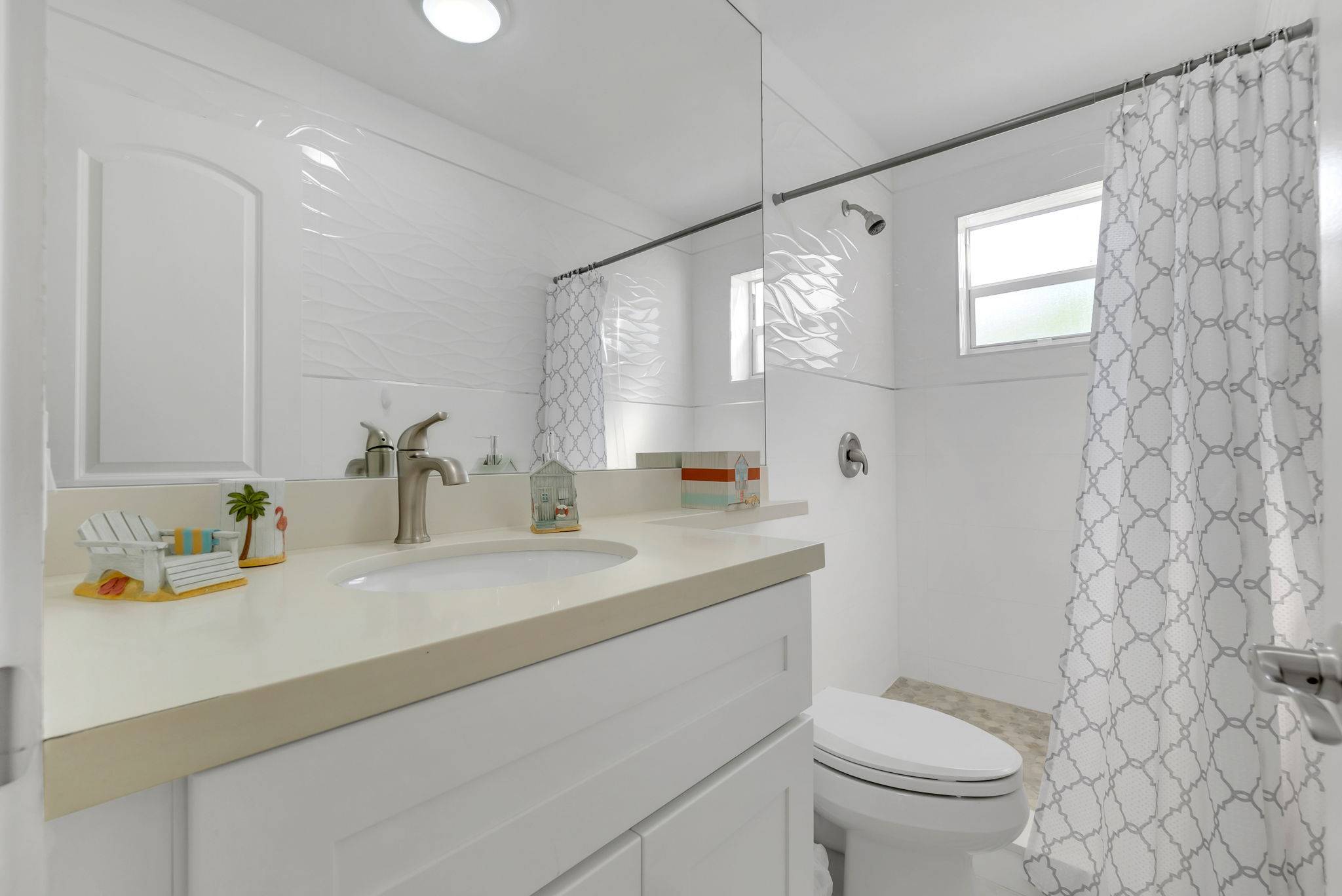28-web-or-mls-DSC03218 Flexible Living & Income Potential in Hollywood