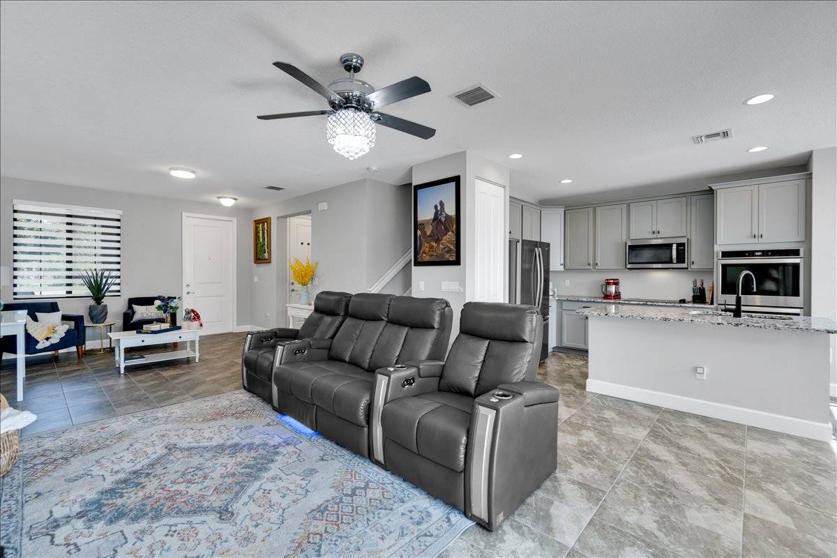 29-DSC08014 Spacious Living in Pompano Beach