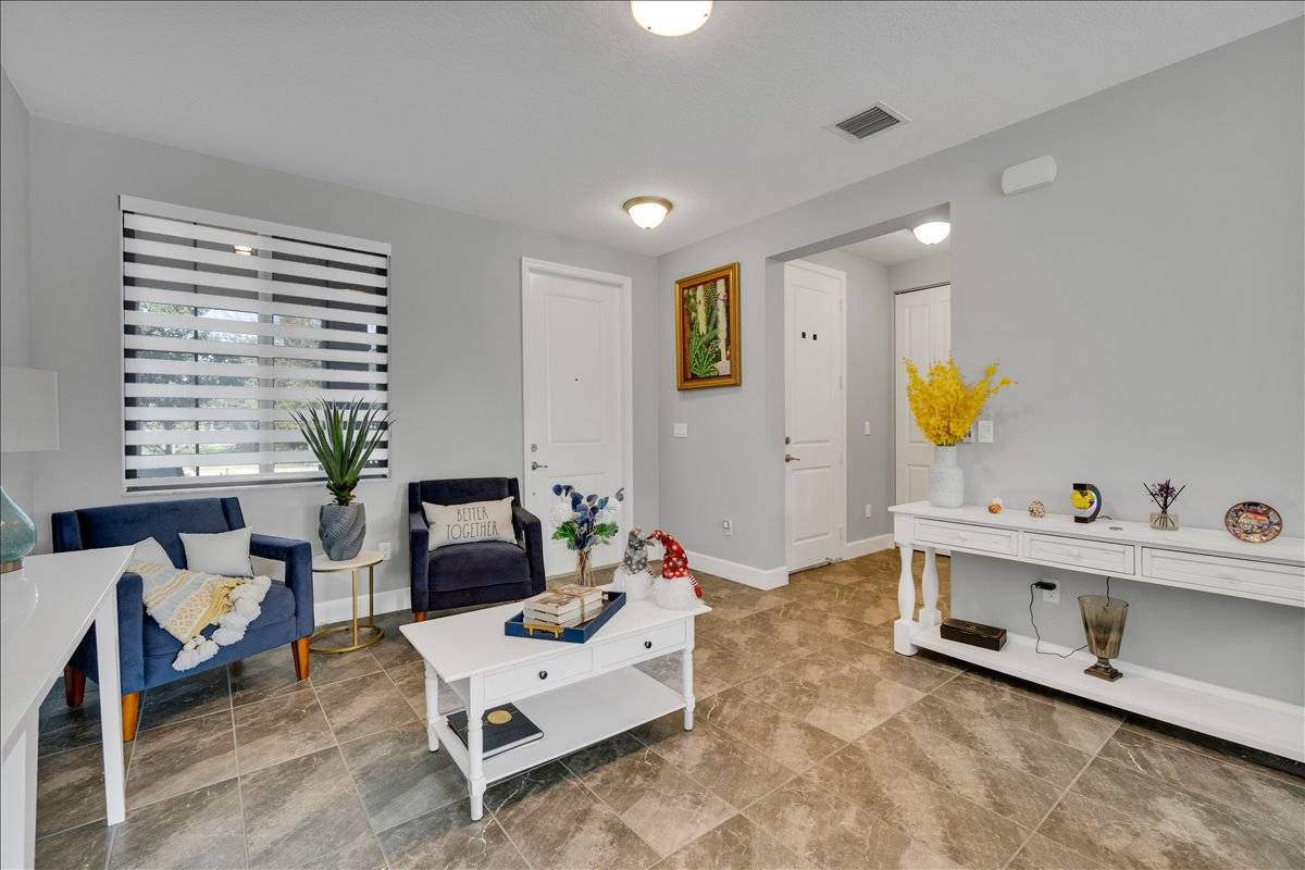 32-DSC07995 Spacious Living in Pompano Beach