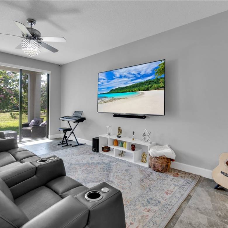 Spacious Living in Pompano Beach