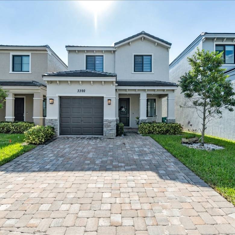 Spacious Living in Pompano Beach