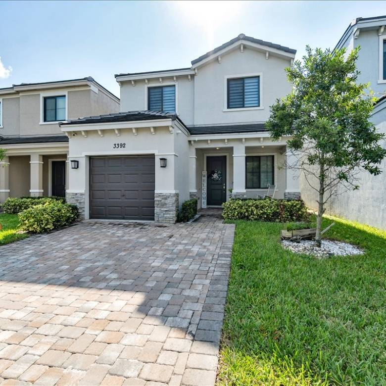 Spacious Living in Pompano Beach