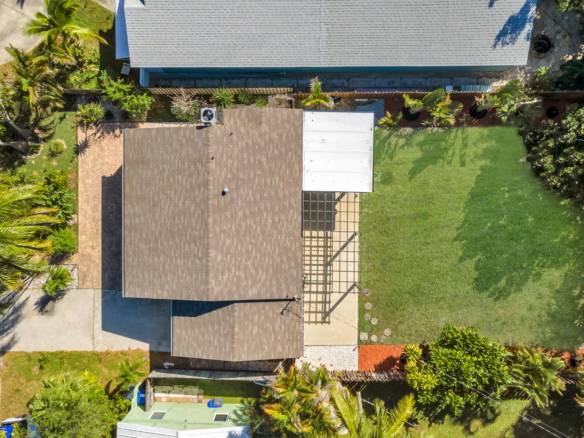 Flexible Living & Income Potential in Hollywood
