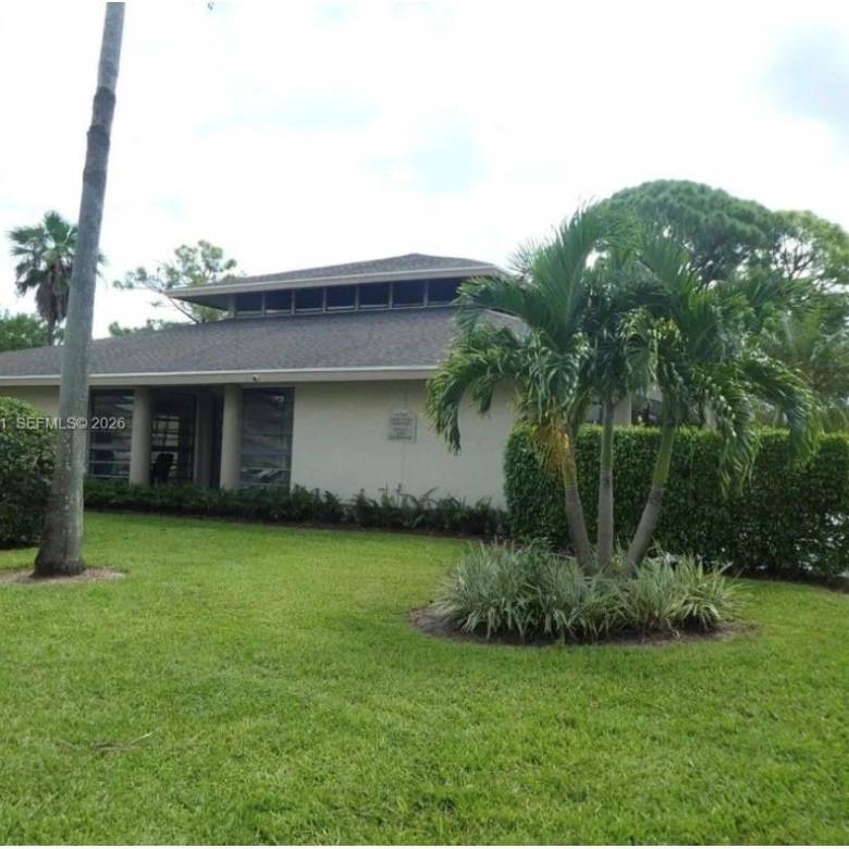 Convenient Condo Living in West Palm Beach