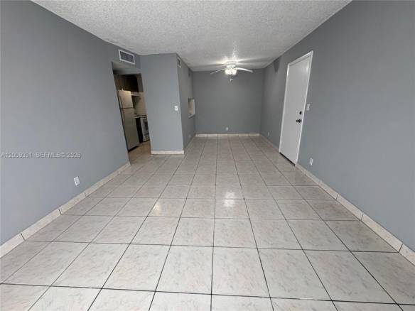 Convenient Condo Living in West Palm Beach