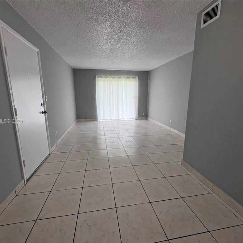 Convenient Condo Living in West Palm Beach