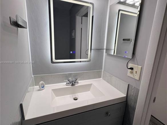 Convenient Condo Living in West Palm Beach