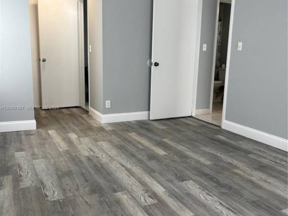 Convenient Condo Living in West Palm Beach