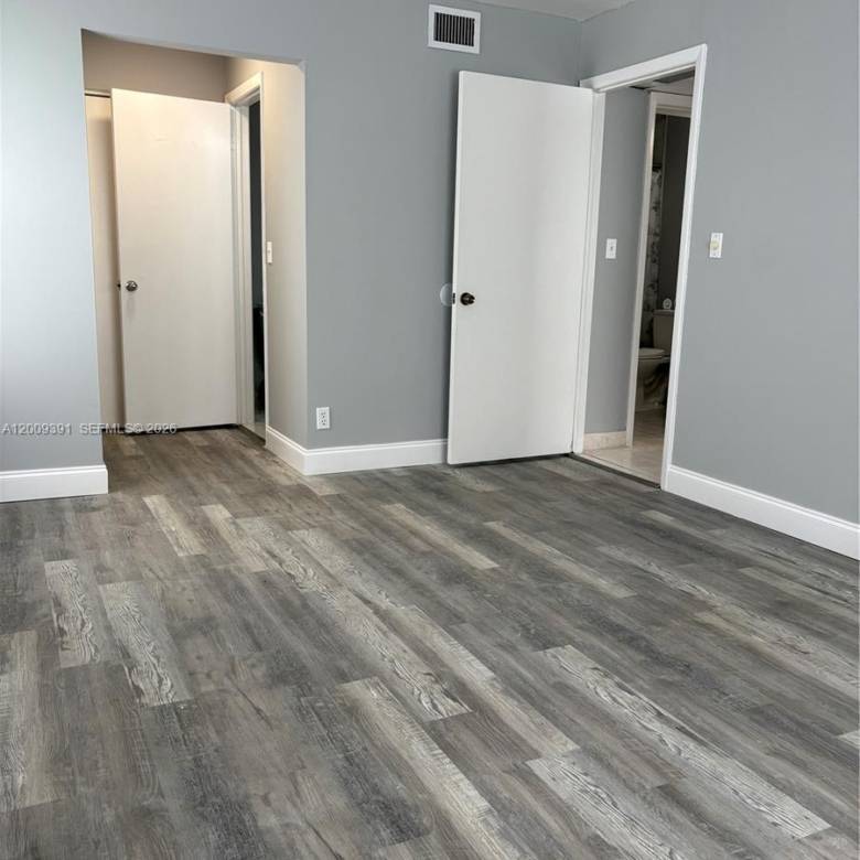 Convenient Condo Living in West Palm Beach