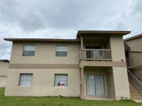 Convenient Condo Living in West Palm Beach