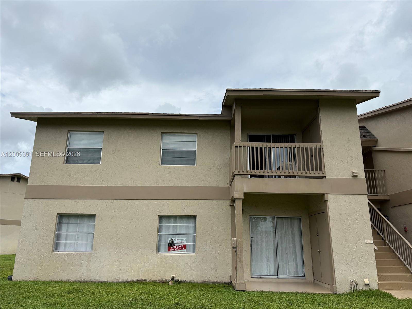 GetMedia (20) Convenient Condo Living in West Palm Beach