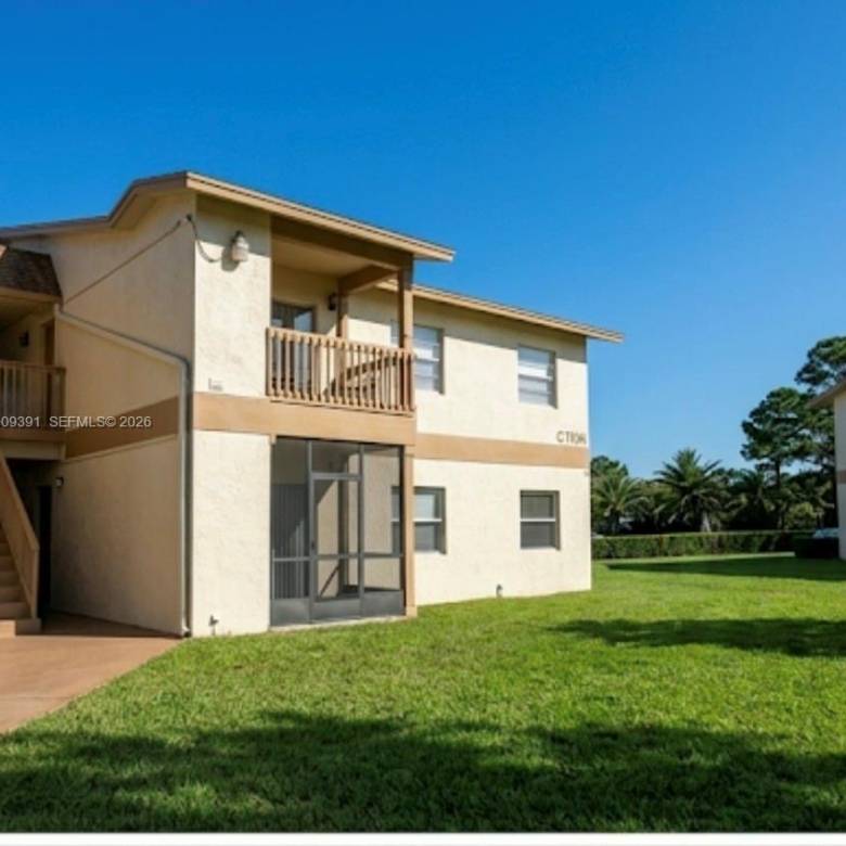 Convenient Condo Living in West Palm Beach