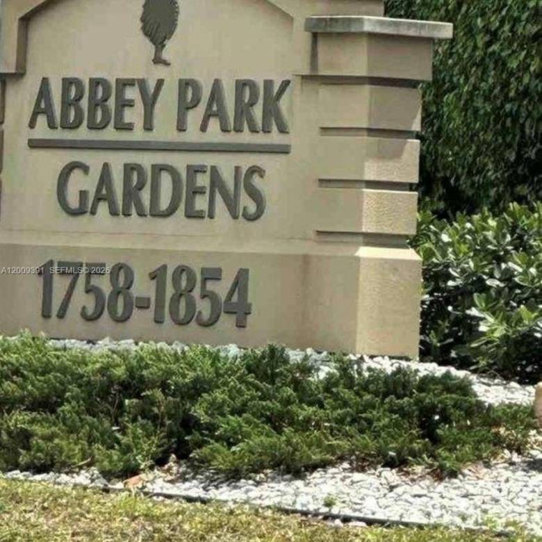Convenient Condo Living in West Palm Beach
