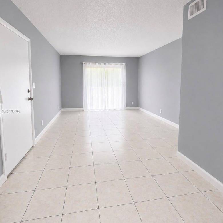 Convenient Condo Living in West Palm Beach