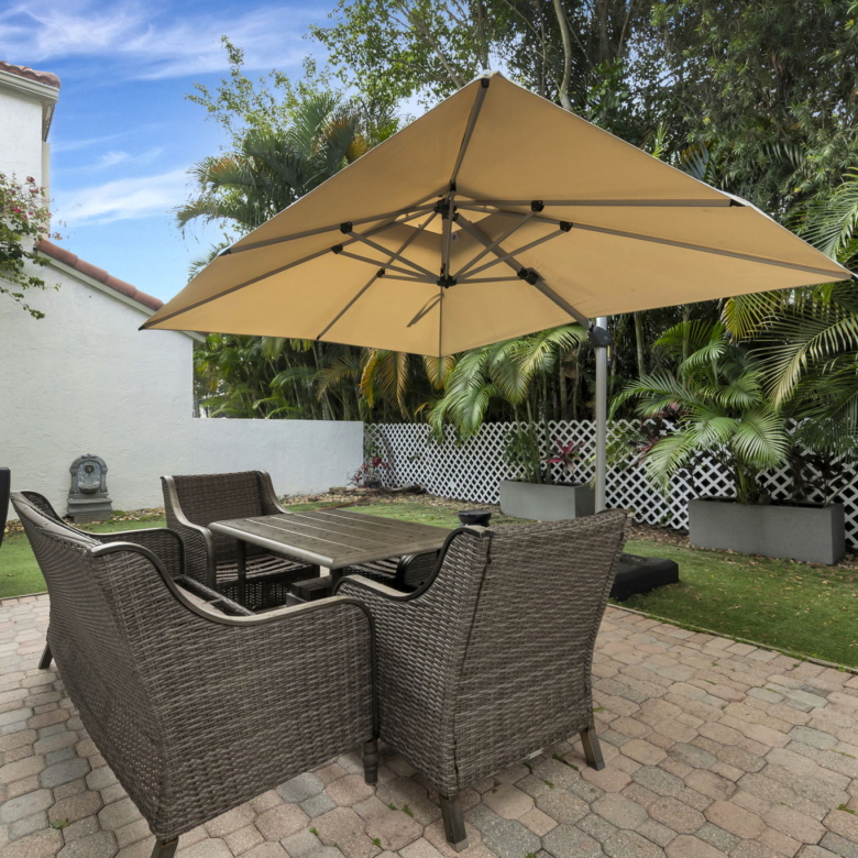 Modern Living Meets Comfort in Coral Springs