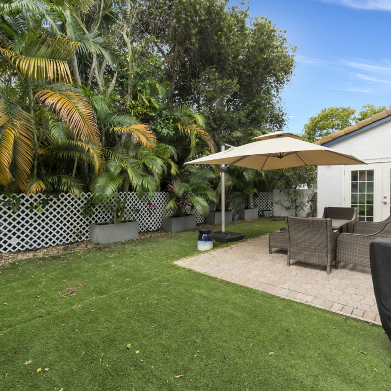 Modern Living Meets Comfort in Coral Springs