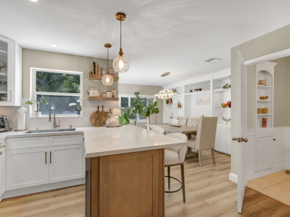 Modern Living Meets Comfort in Coral Springs