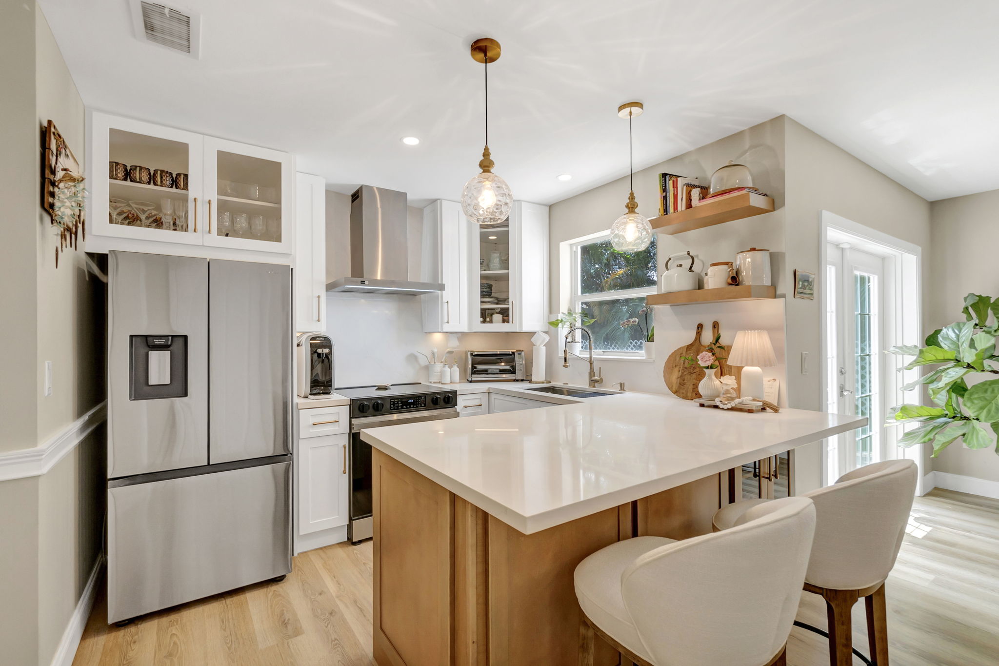 Modern Living Meets Comfort in Coral Springs
