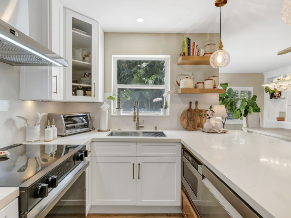 Modern Living Meets Comfort in Coral Springs