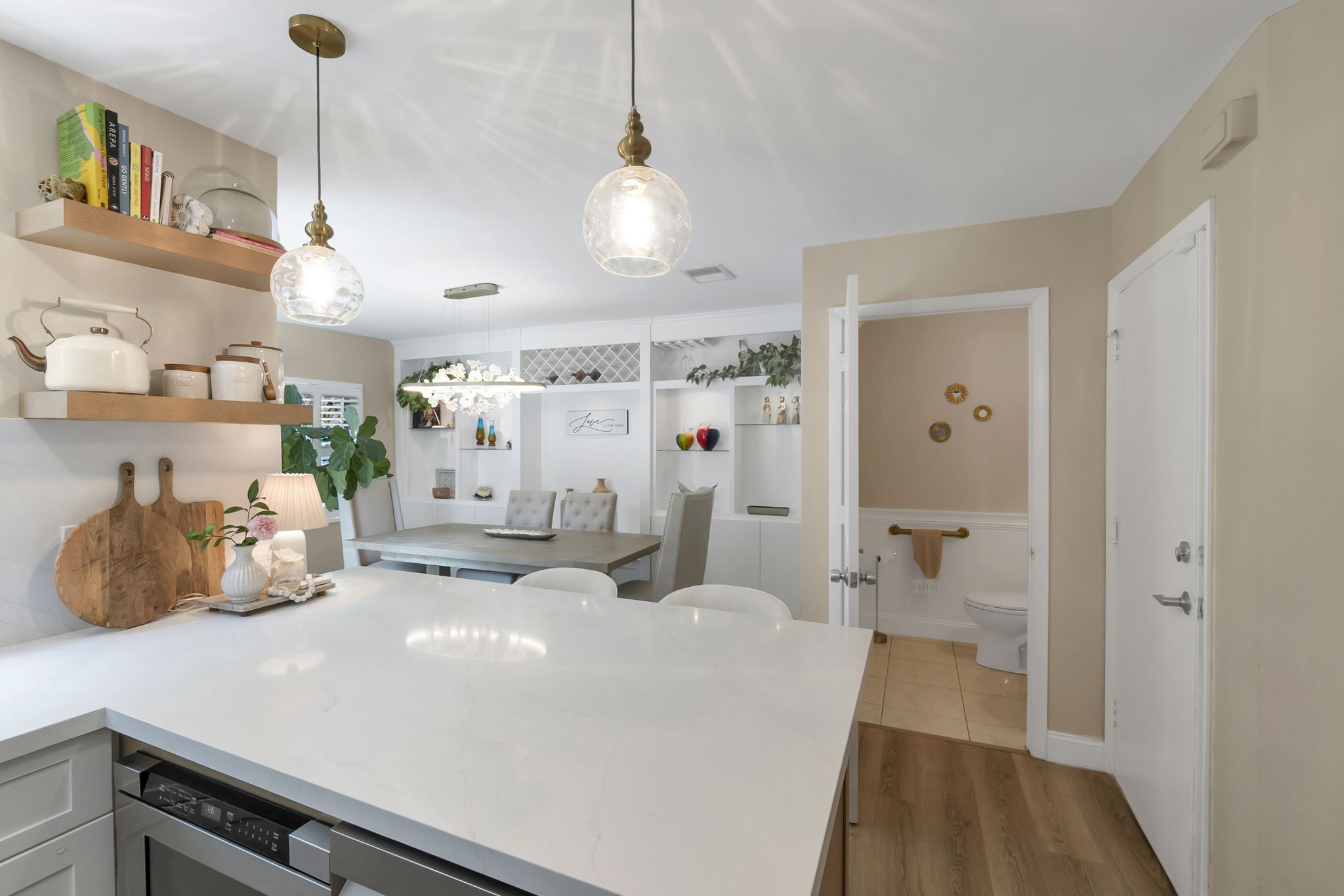 Modern Living Meets Comfort in Coral Springs